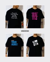 【MINEDENIM】世界的アーティストのフレーズを落とし込んだオリジナルグラフィックTシャツ