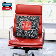 画像3: COOKMAN  Cushion Pocket Cover Reversible Paisley Red & Black (MULTI) (3)
