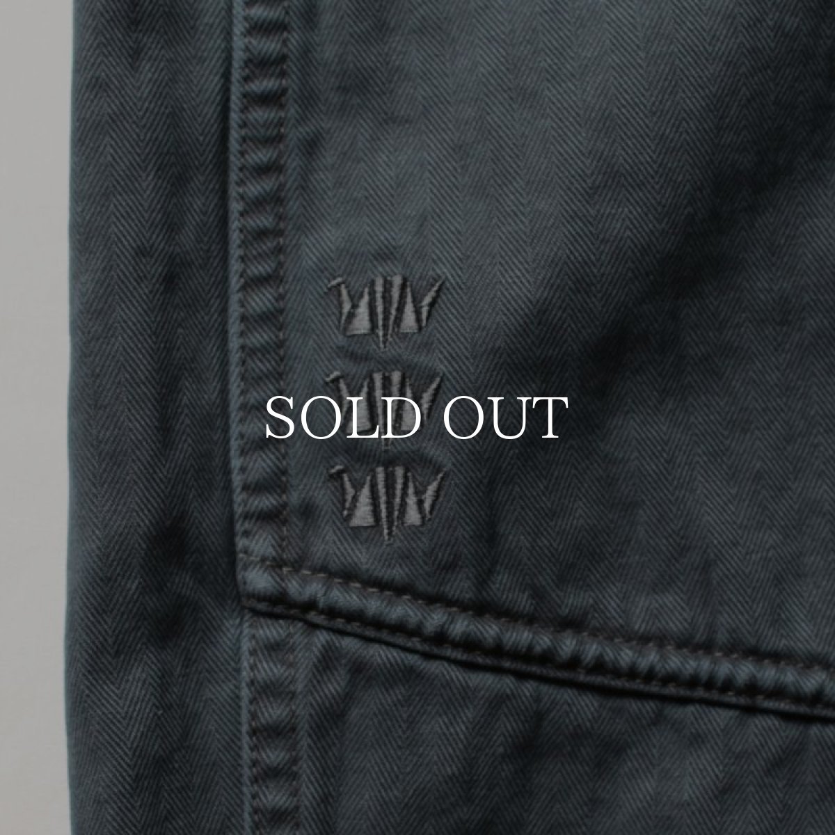 画像4: Liberaiders  GARMENTDYED HERRINGBONE PANTS (CHARCOAL) (4)