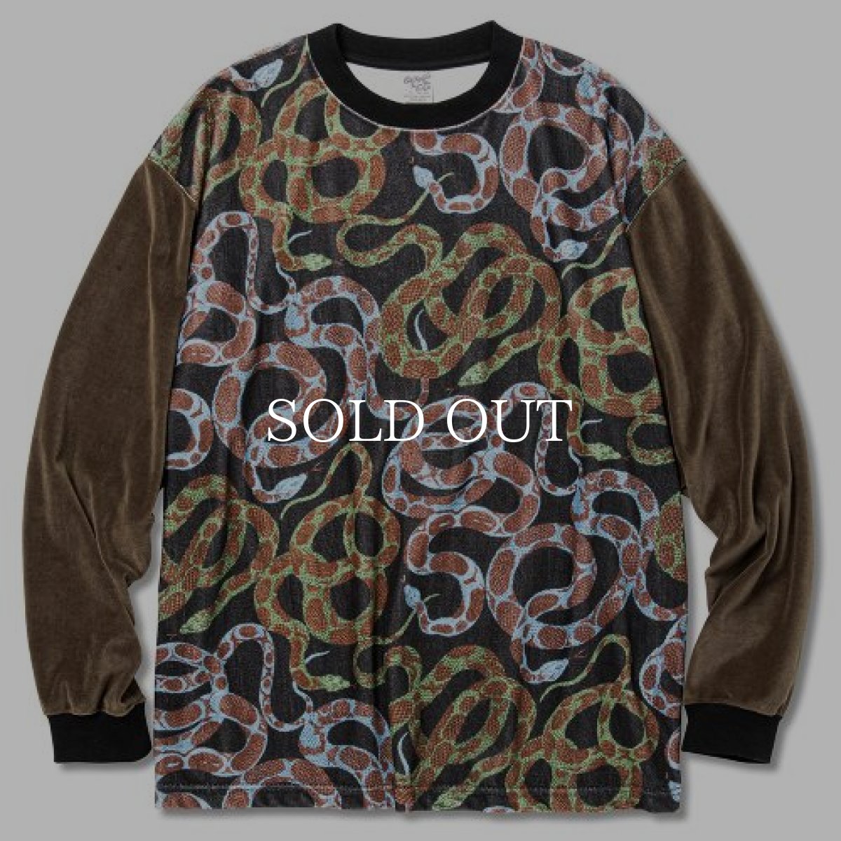 画像1: CALEE  Allover snake pattern drop shoulder velour cutsew Type B (Khaki) (1)