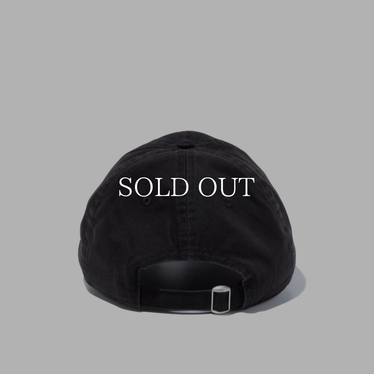 画像2: NEW ERA  9TWENTY クロスストラップ ウォッシュドコットン ニューヨーク・ヤンキース ブラック × ホワイト (ブラック) (2)