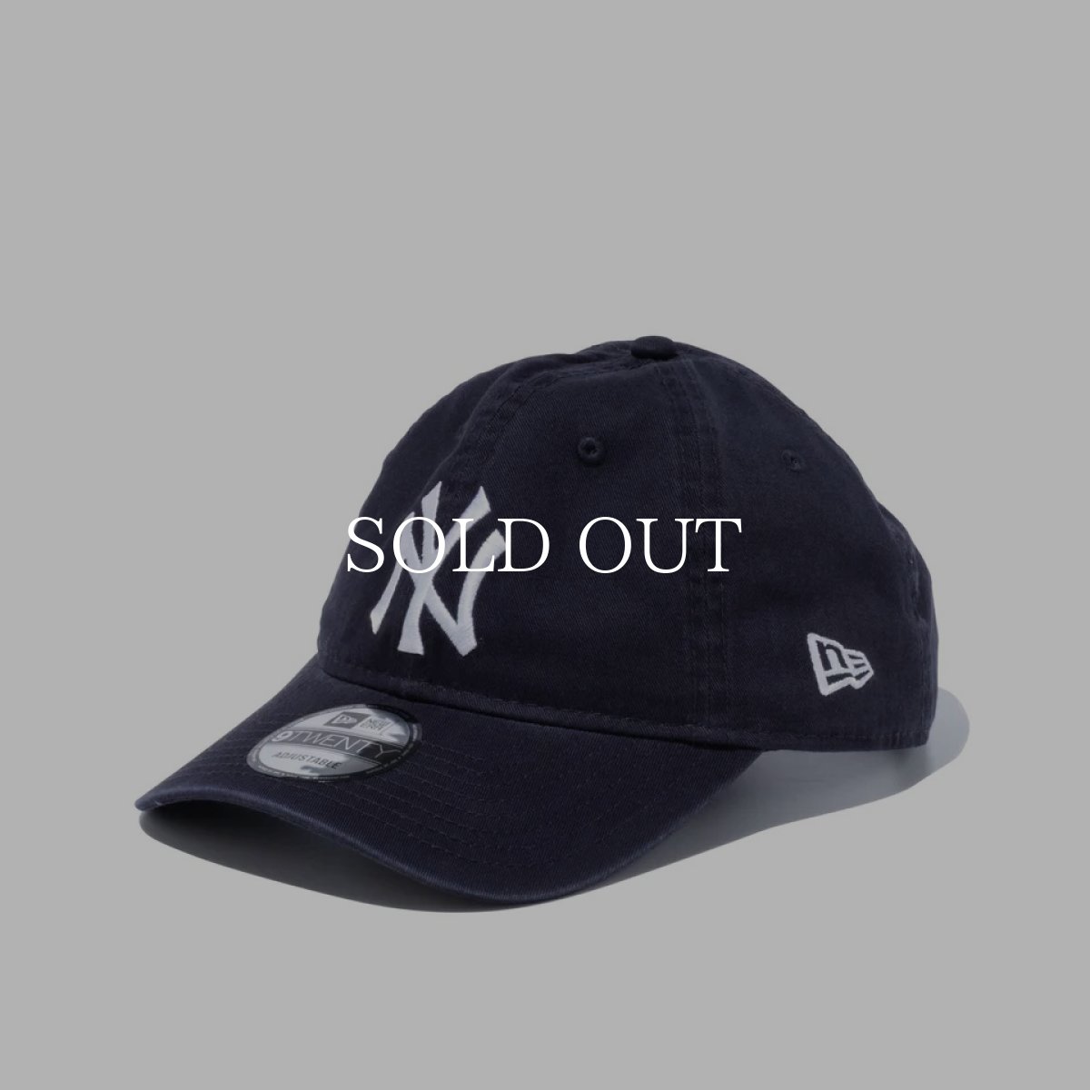 画像1: NEW ERA  9TWENTY クロスストラップ ウォッシュドコットン ニューヨーク・ヤンキース ネイビー × ホワイト (ネイビー) (1)