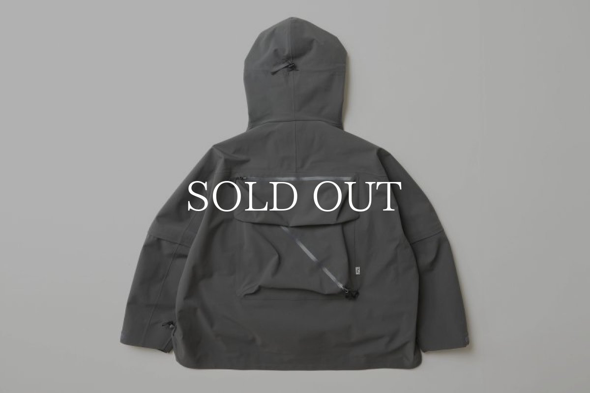 画像2: CMF OUTDOOR GARMENT  GUIDE SHELL COEXIST (CHARCOAL) (2)