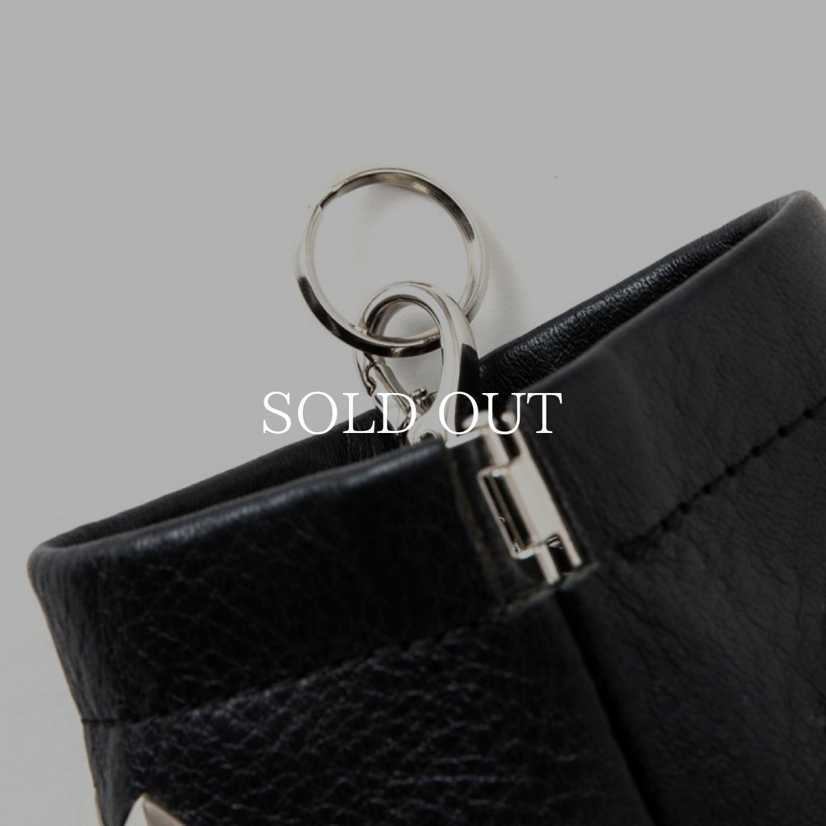 画像5: CALEE  Studs leather internal flex frame type multi pouch (Black) (5)