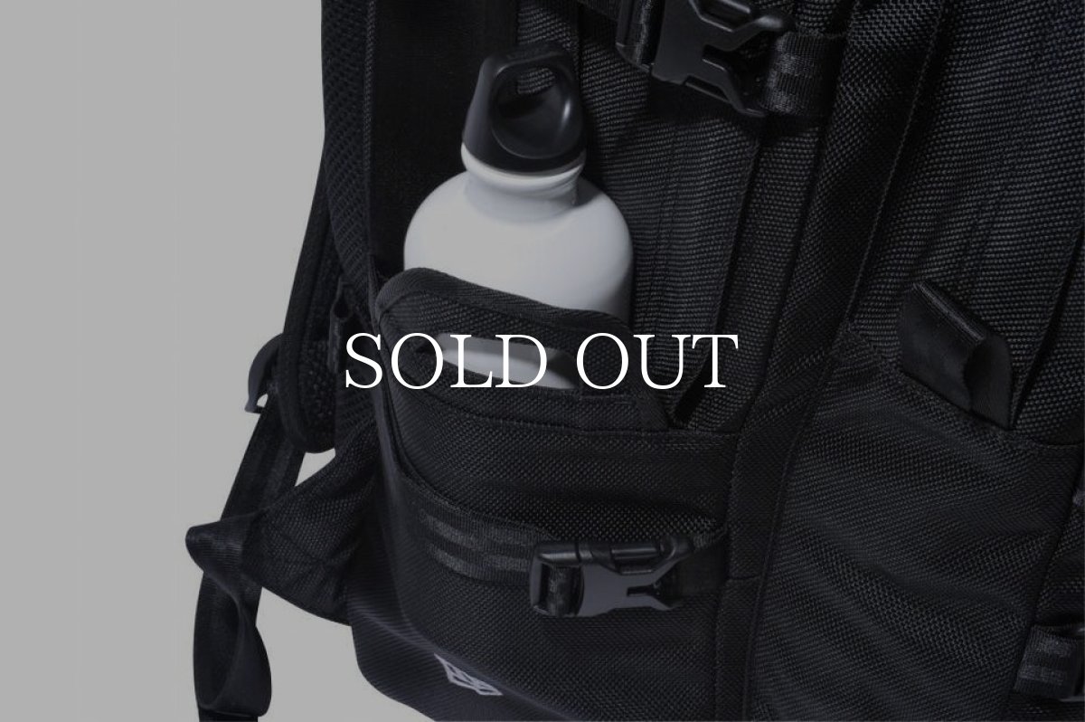 画像4: NEW ERA  キャリアパック 35L (ブラック) (4)