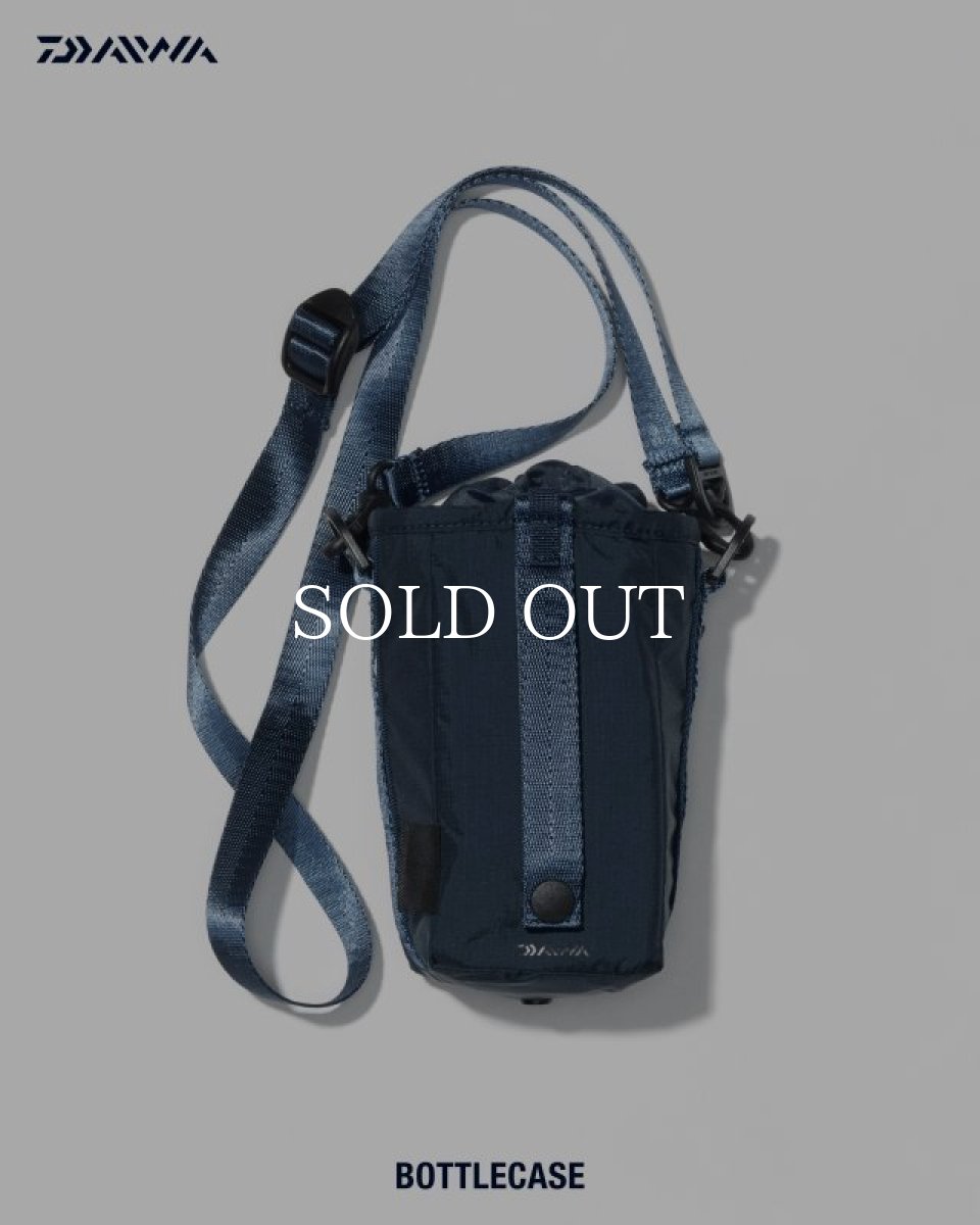 画像2: DAIWA LIFESTYLE  BOTTLE CASE/M (NAVY) (2)