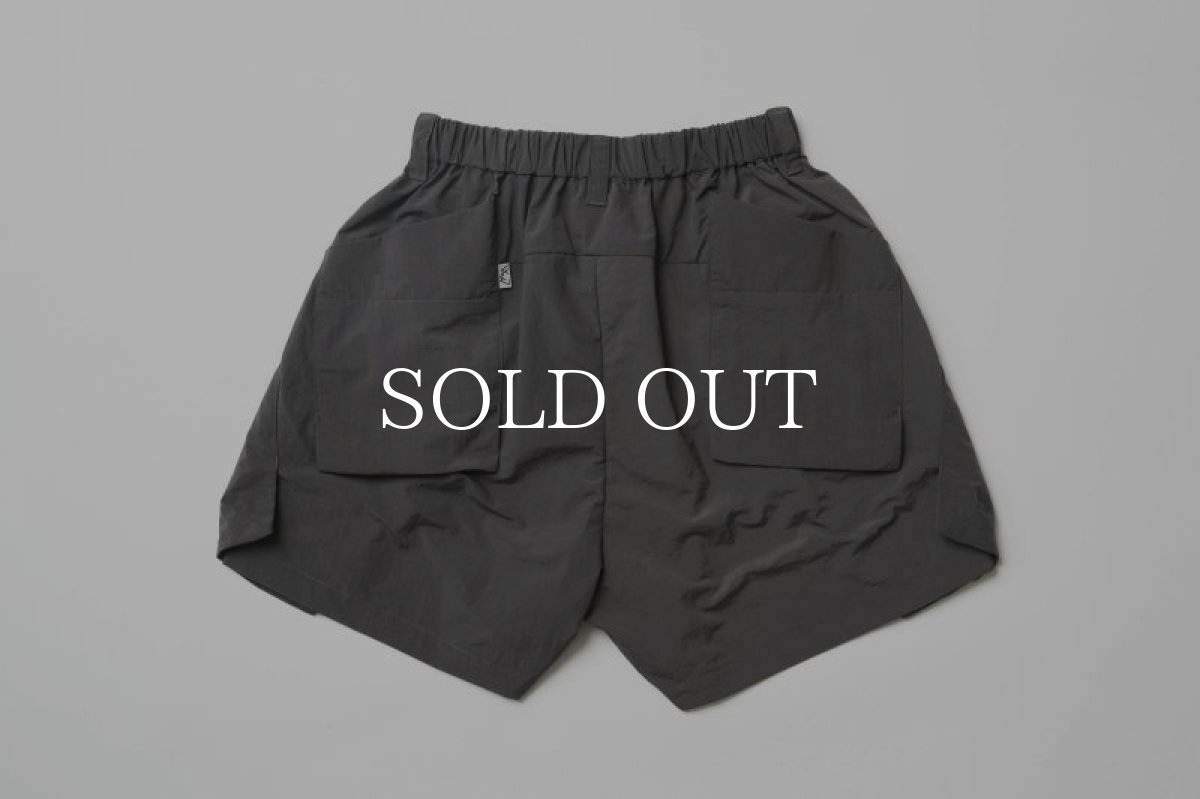画像2: CMF OUTDOOR GARMENT  PREFUSE SHORTS (CHARCOAL) (2)