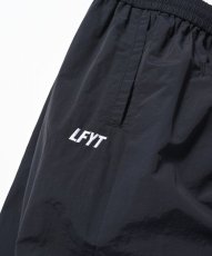 画像4: LFYT  NYLON TRACK PANTS (NAVY) (4)