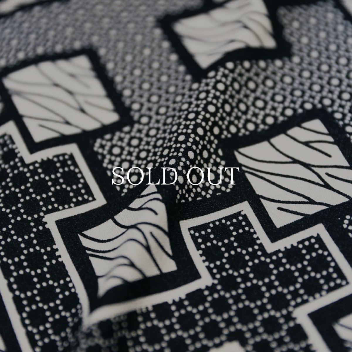 画像4: CALEE  Geometric pattern amunzen cloth S/S shirt (White.Black) (4)