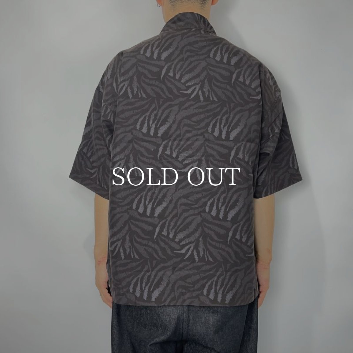 画像3: CALEE  Animal type pattern drop shoulder S/S shirt (Black) (3)