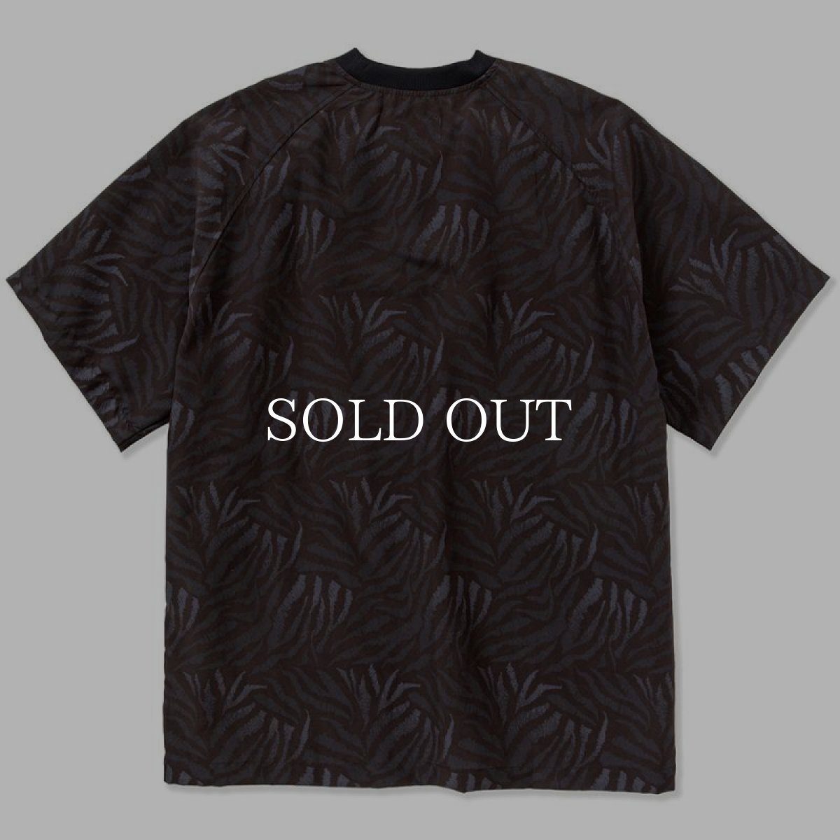 画像2: CALEE  Animal type pattern S/S cutsew (Black) (2)