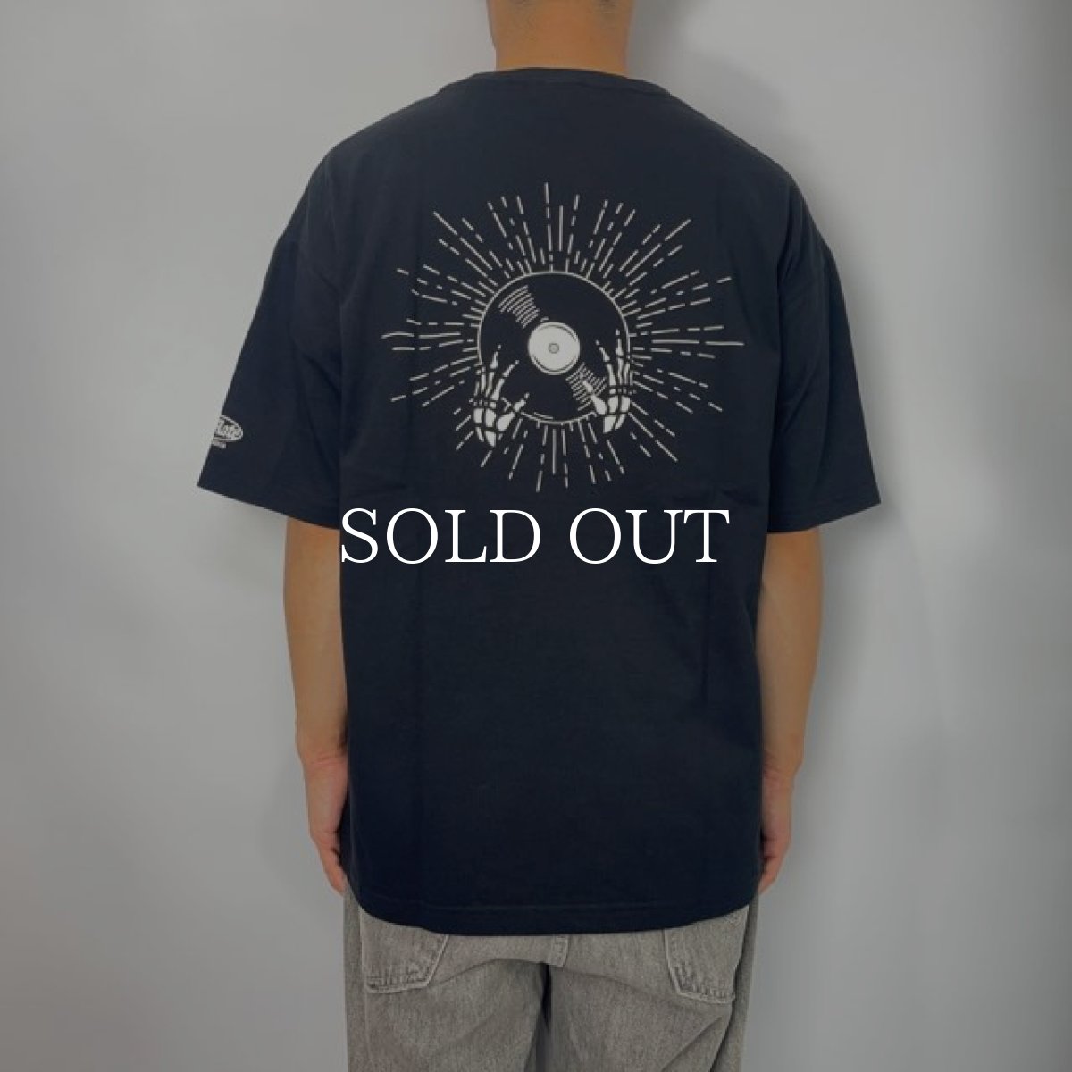 画像4: CUTRATE  SKULL RECORD LOGO DROPSHOULDER S/S T-SHIRT (BLACK) (4)