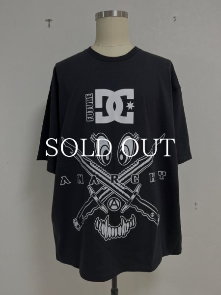 KIDILL SHORT SLEEVE WIDE TEE COLLAB WITH DC SHOES ANARCHY