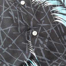 画像4: CALEE  3/4 Sleeve allover feather pattern R/P drop shoulder shirt (Black) (4)