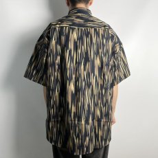 画像3: CALEE  Brush handle pattern over silhouette S/S shirt (Black.Green) (3)