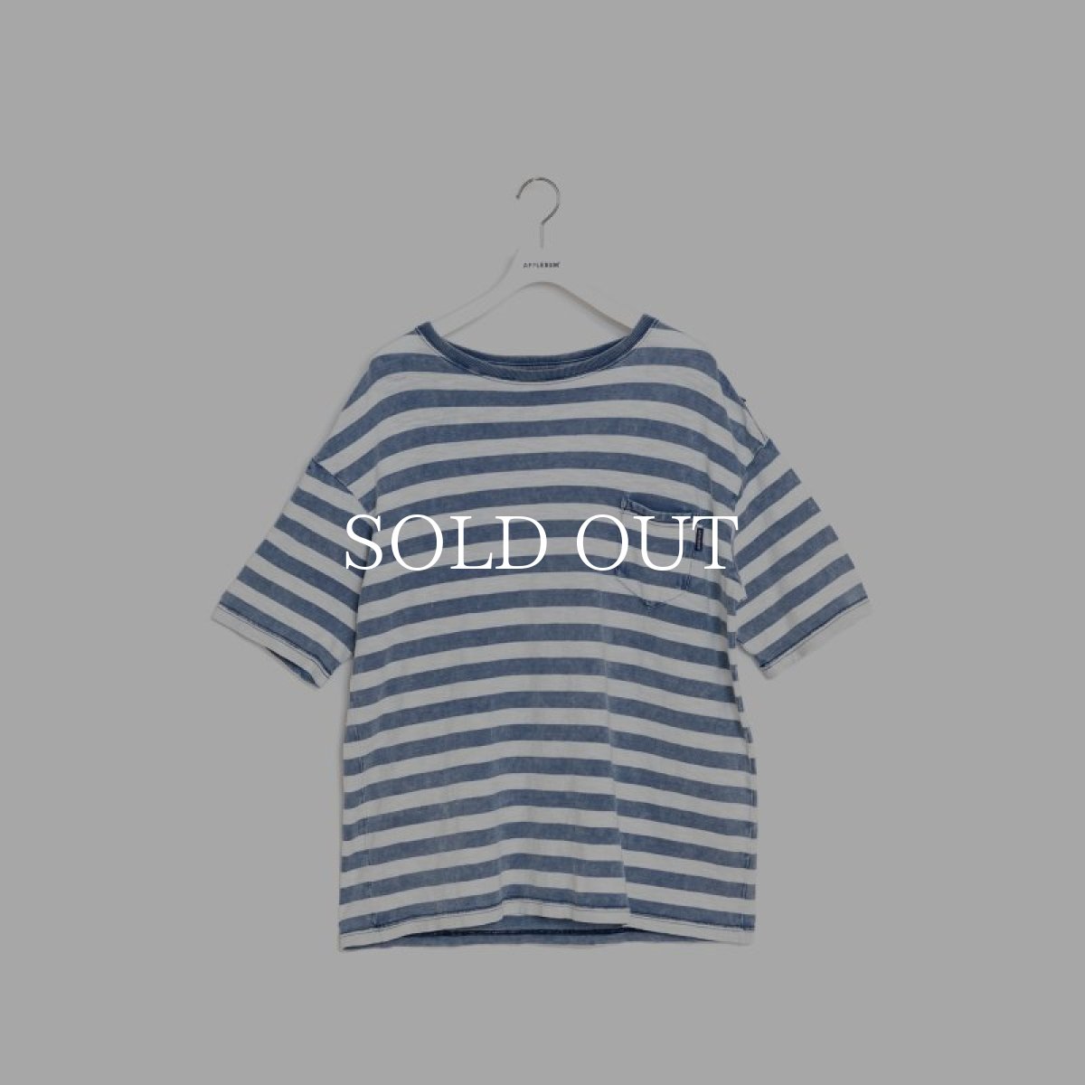 画像1: APPLEBUM  Bleach Indigo Border Pocket T-shirt (Light Blue Border) (1)