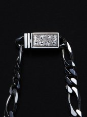 画像2: ANTIDOTE BUYERS CLUB   Engraved Box Crasp Figaro Chain (Silver) (2)