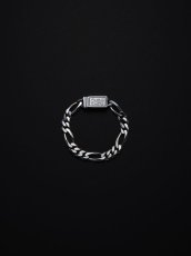 画像1: ANTIDOTE BUYERS CLUB   Engraved Box Clasp Figaro Bracelet (Silver) (1)