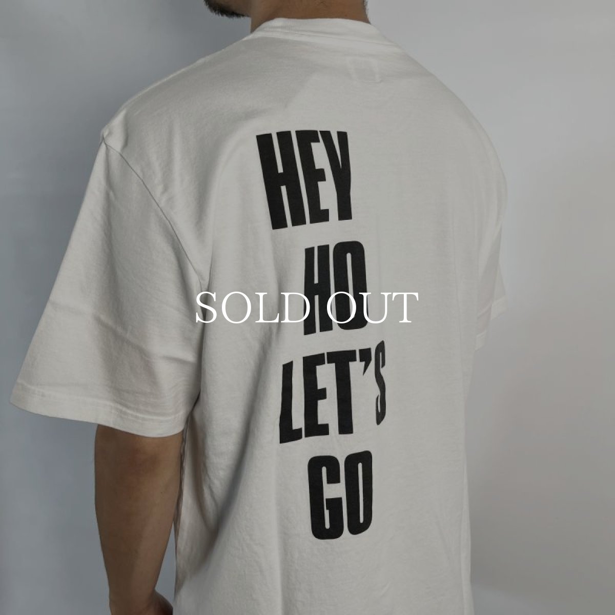 画像4: RATS  CIRCLE POCKET TEE (WHITE x BLACK) (4)