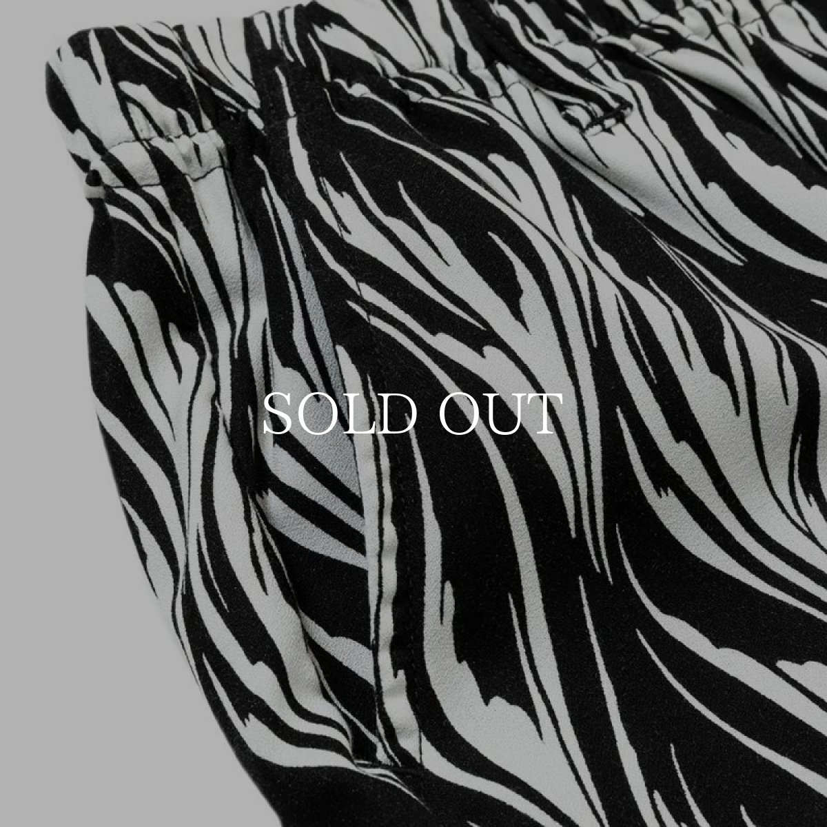 画像4: CALEE  FEATHER PATTERN EASY TROUSERS (Black) (4)