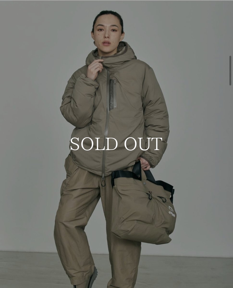 画像3: CMF OUTDOOR GARMENT  PUFF HOODIE DOWN (D.GREIGE) (3)