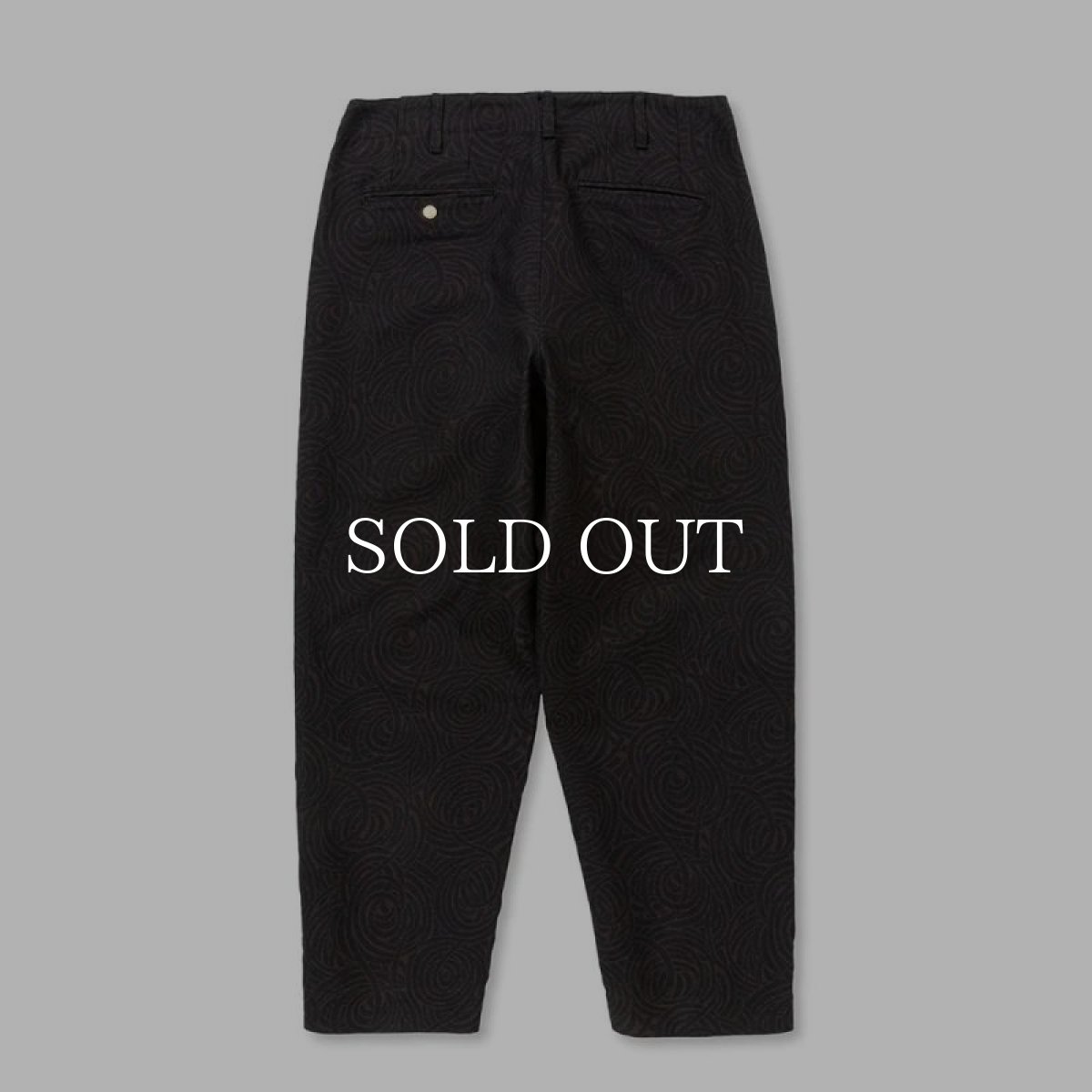 画像2: CALEE  SPIRAL PATTERN JACQUARD WIDE TUCK SLACKS (BLACK) (2)