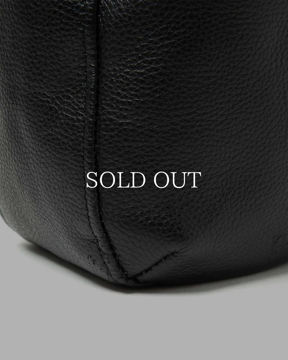 画像2: hobo  DRAWSTRING POUCH SHRINK LEATHER (BLACK) (2)