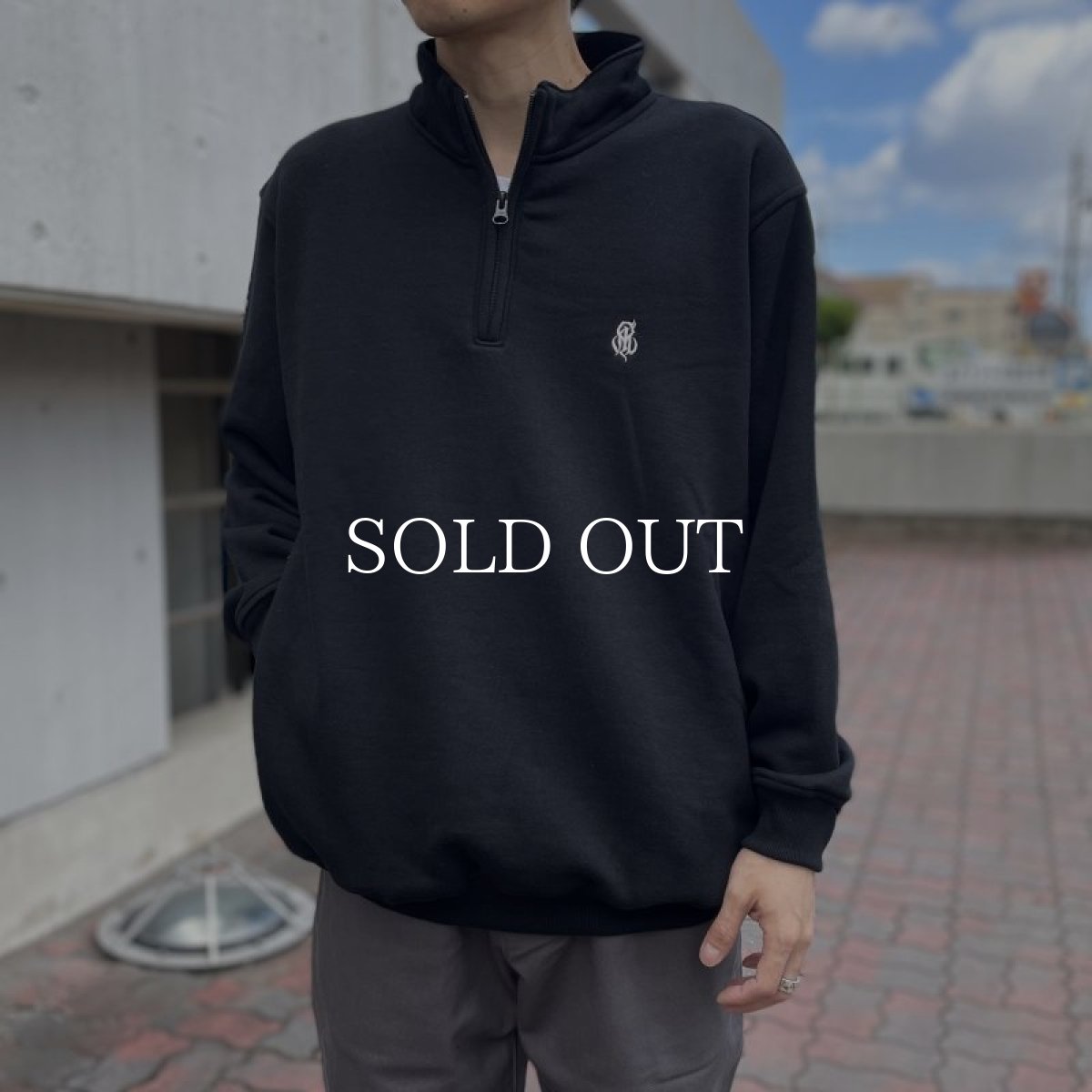 画像2: CALEE  EMBROIDERY STAND COLLAR HALF ZIP SW (2)