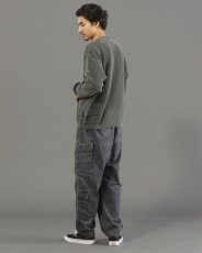 画像11: Liberaiders  GARMENT DYED COTTON KNIT CREWNECK (OLIVE) (11)