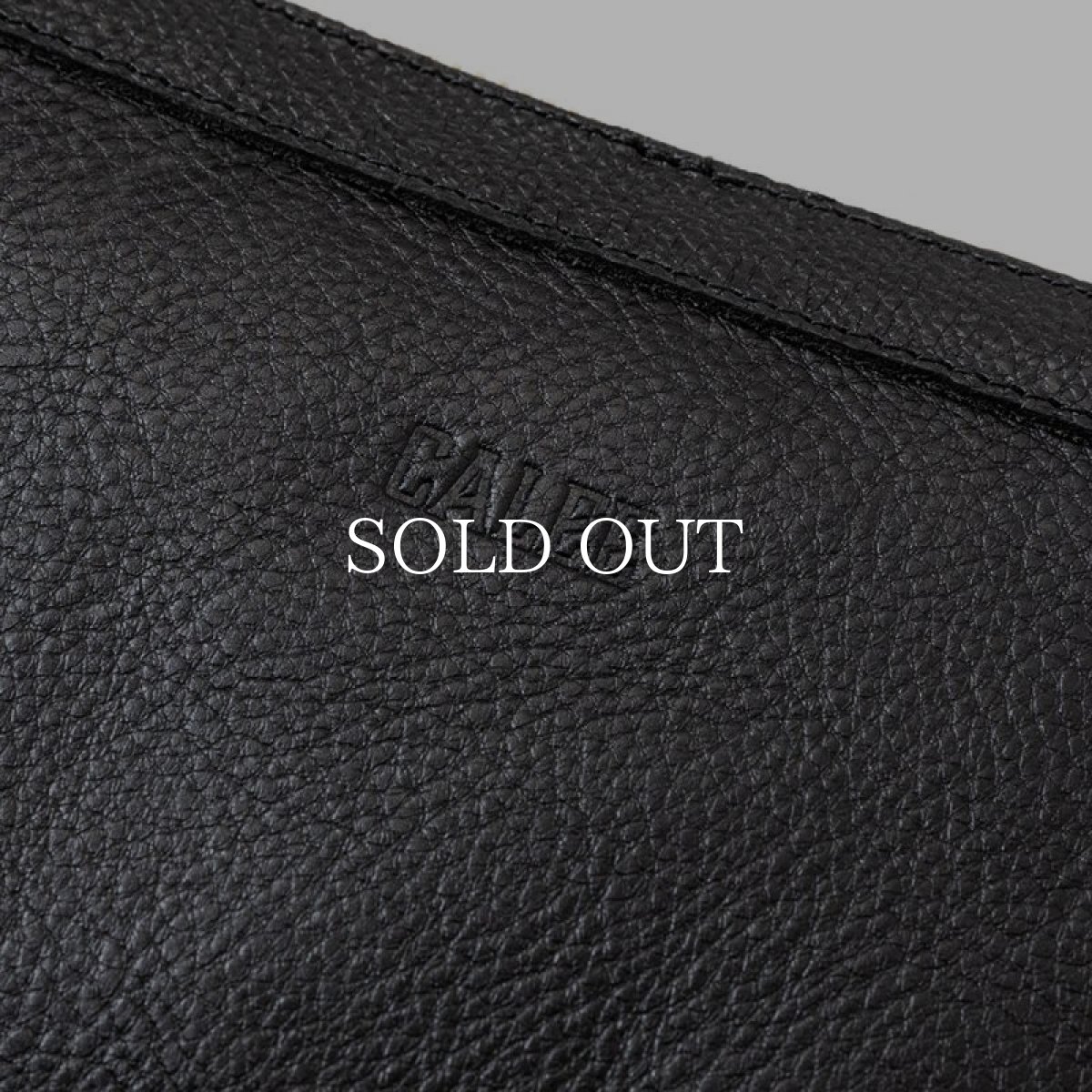 画像4: CALEE  STUDS LEATHER BODY BAG (BLACK) (4)