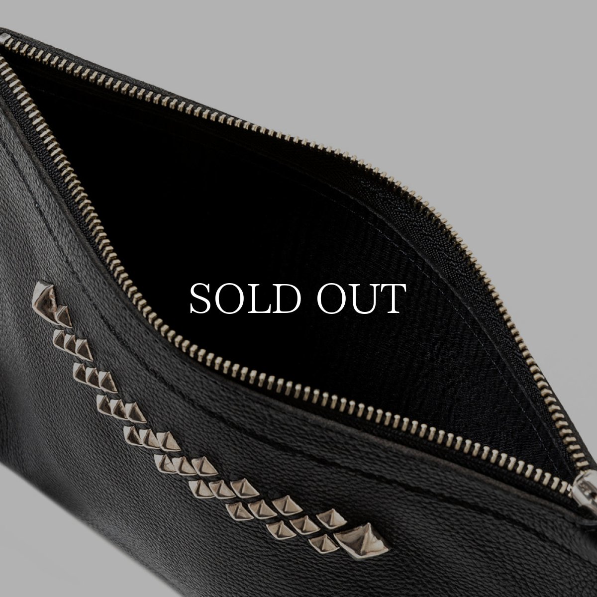 画像6: CALEE  STUDS LEATHER BODY BAG (BLACK) (6)