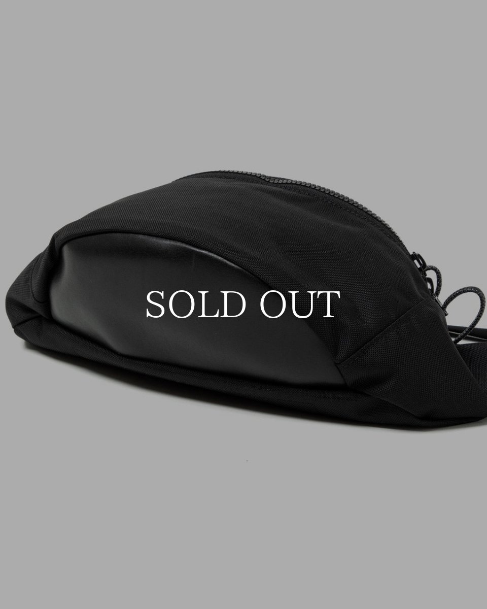 画像5: hobo  WAIST POUCH NYLON OXFORD with COW LEATHER (BLACK) (5)