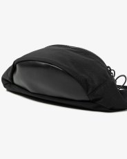 画像5: hobo  WAIST POUCH NYLON OXFORD with COW LEATHER (BLACK) (5)