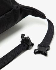 画像7: hobo  WAIST POUCH NYLON OXFORD with COW LEATHER (BLACK) (7)