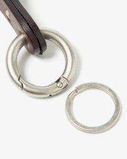 画像4: hobo  STUDDED ROUND KEY RING COW LEATHER (CHOCO) (4)