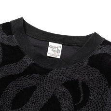 画像2: CALEE  ALLOVER SNAKE PATTERN VELOUR CREW NECK SH  (2)