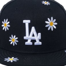 画像7: NEW ERA  59FIFTY MLB Flower Embroidery ロサンゼルス・ドジャース ブラック (7)