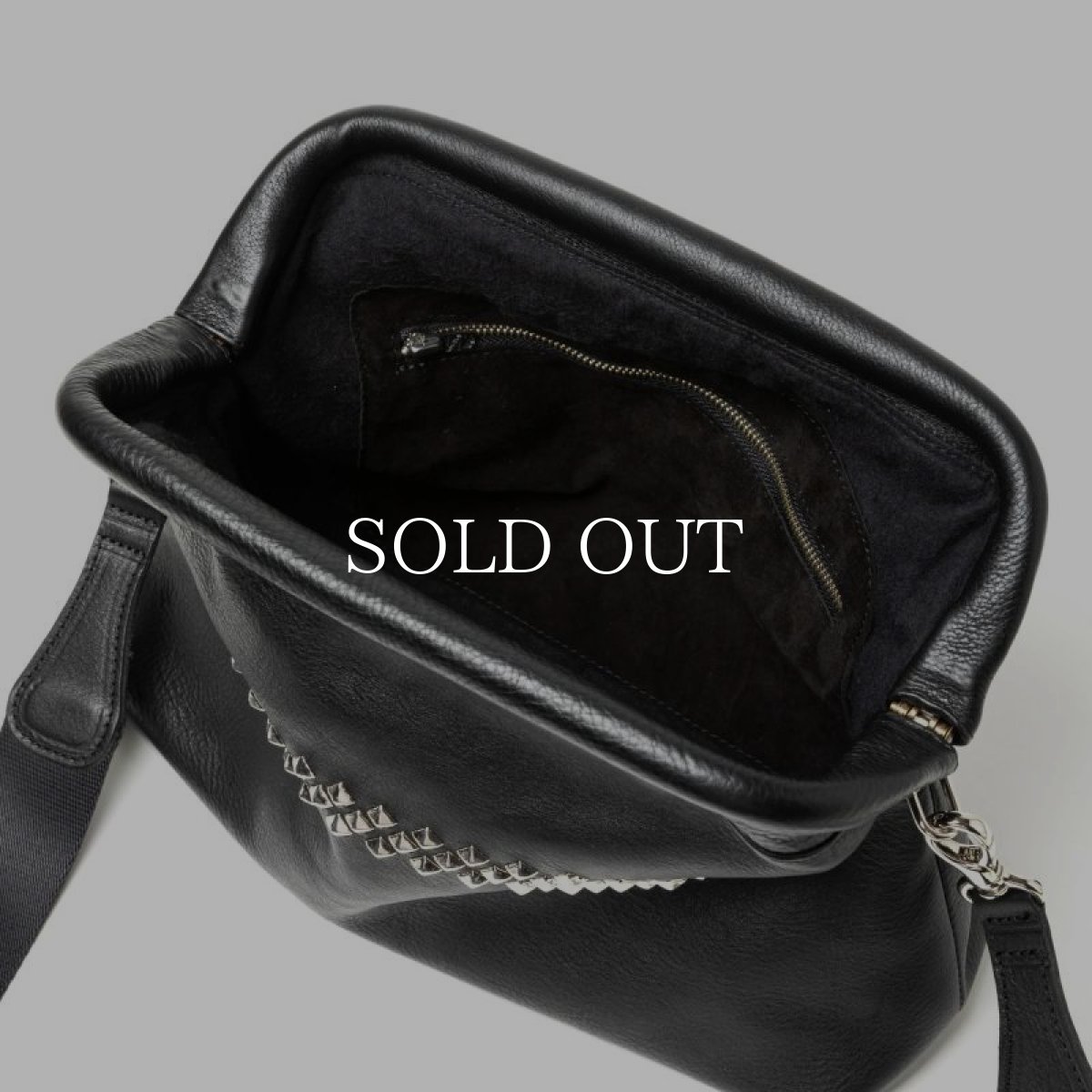 画像6: CALEE  STUDS LEATHER SHOULDER BAG (6)