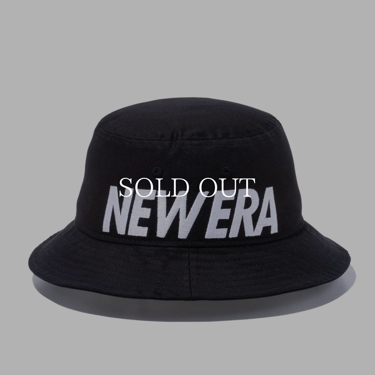 画像2: NEW ERA  バケット01 エッセンシャル NEW ERA ブラック × スノーホワイト (2)