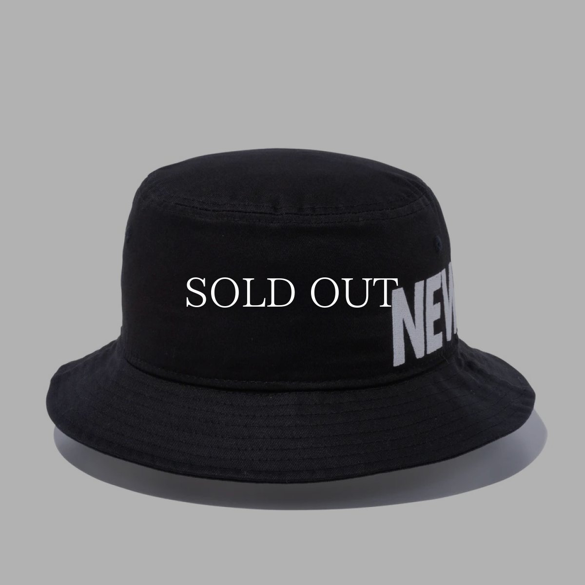 画像4: NEW ERA  バケット01 エッセンシャル NEW ERA ブラック × スノーホワイト (4)