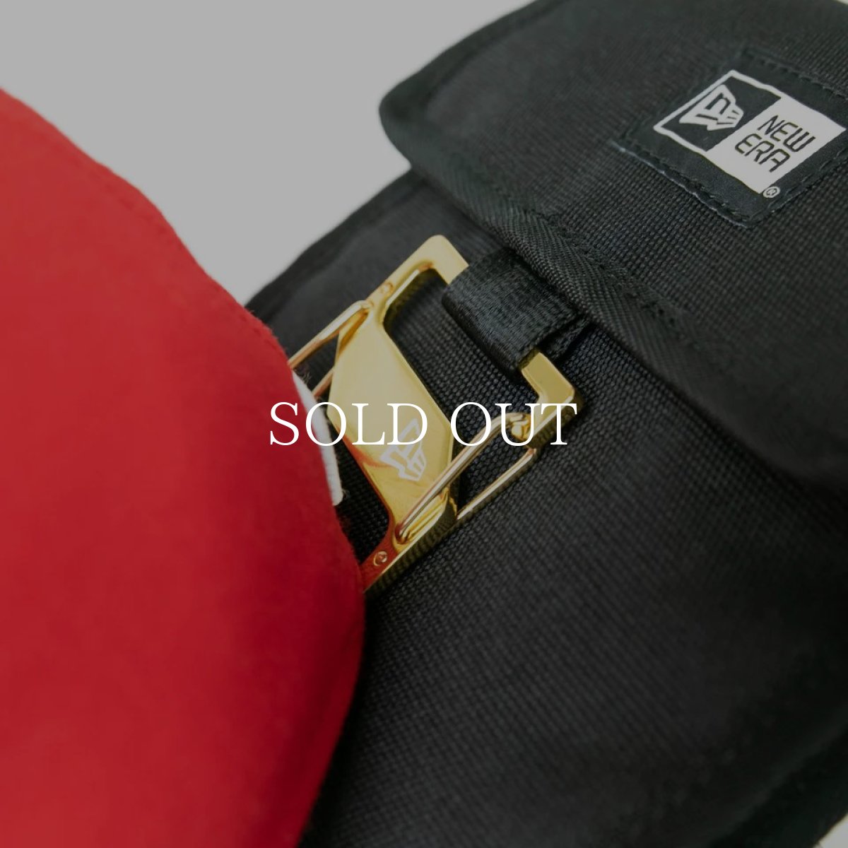 画像12: NEW ERA  スクエア ネックポーチ 0.5L ボックスロゴ ブラック (12)