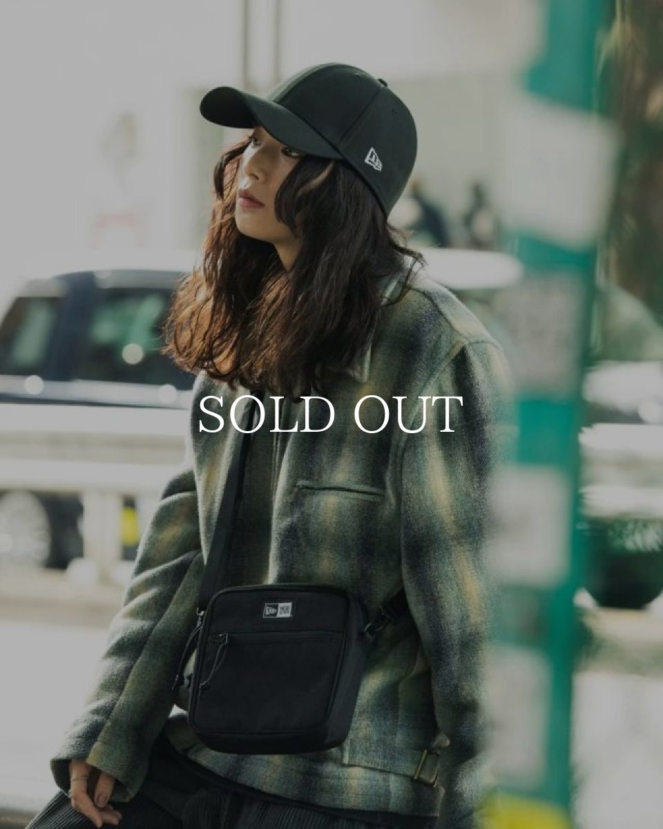 画像3: NEW ERA  スクエア ショルダーポーチ 1.5L ボックスロゴ ブラック (3)