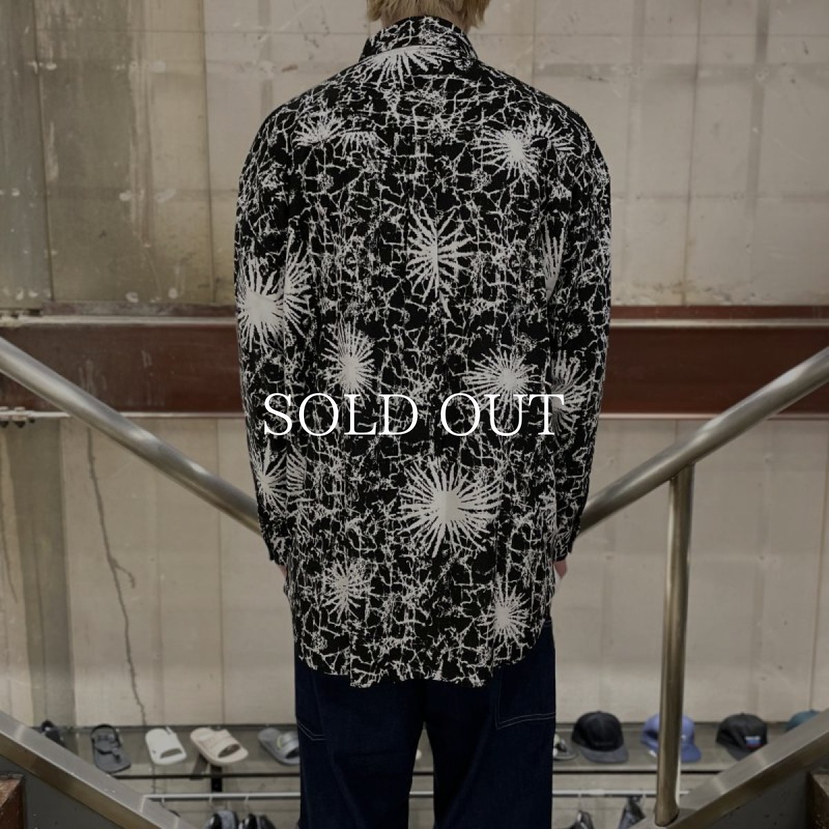 画像10: CALEE  BATIK PATTERN OVER SHILHOUETTE L/S SH (10)