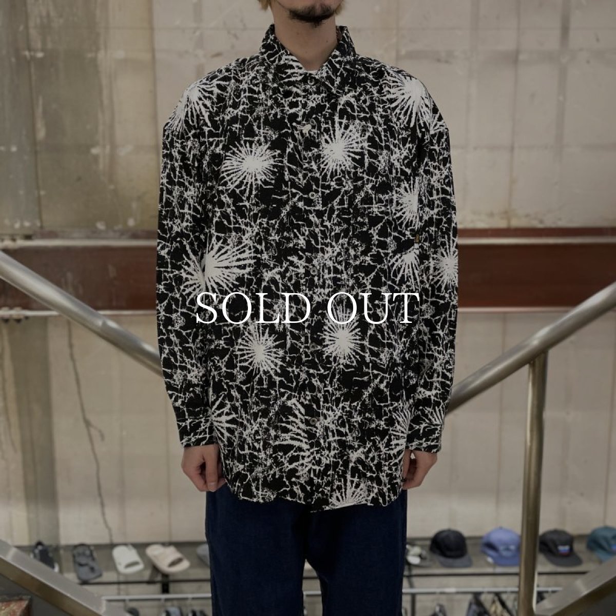 画像9: CALEE  BATIK PATTERN OVER SHILHOUETTE L/S SH (9)