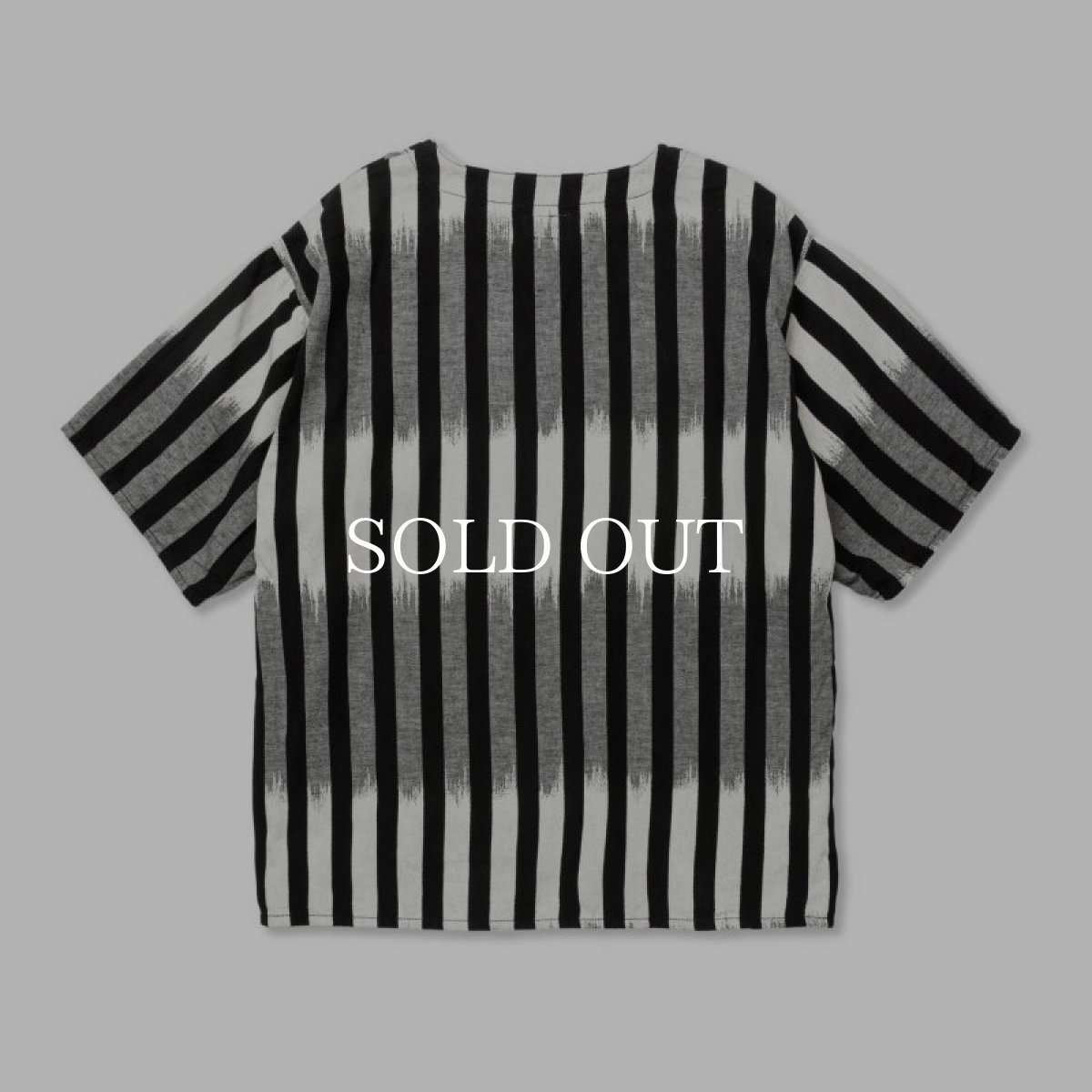 画像2: CALEE  KASURI STRIPE JACQUARD KEY NECK WIDE SHILLHOUETTE SH (2)