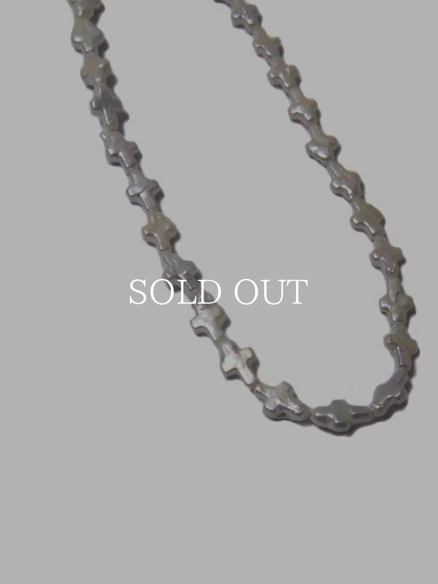 画像2: COOTIE   Distortion Cross Pearl Necklace (Type-1) (2)