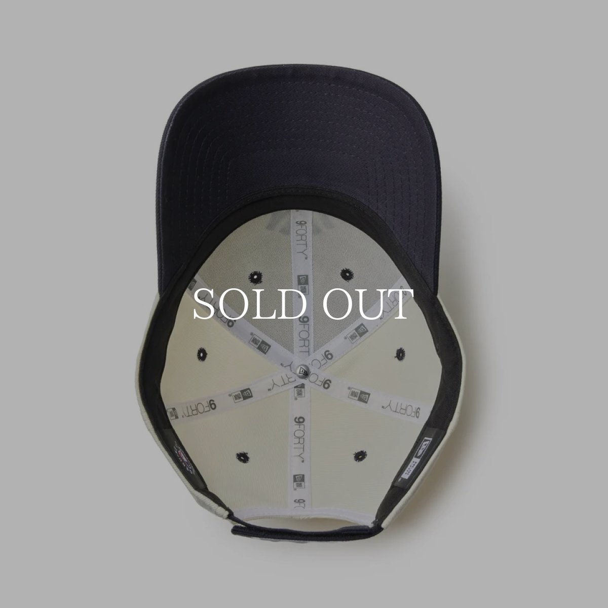 画像2: NEW ERA  9FORTY MLB Color Custom ニューヨーク・ヤンキース クローム バイザーネイビー (2)