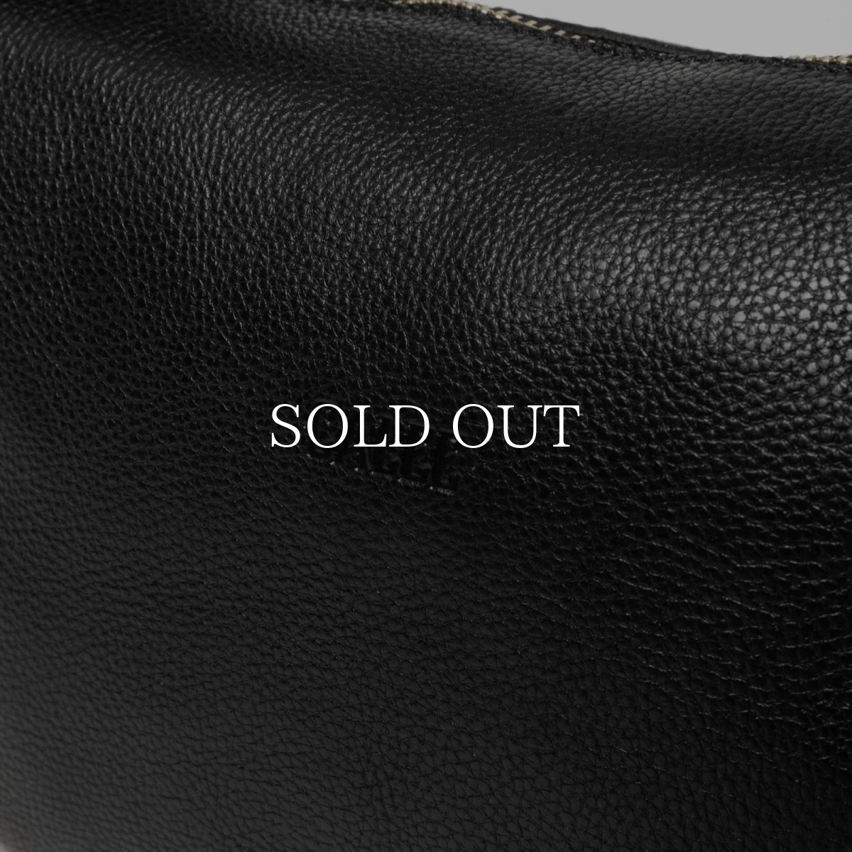 画像8: CALEE  STUDS LEATHER SHOULDER BAG <REGULAR> (8)