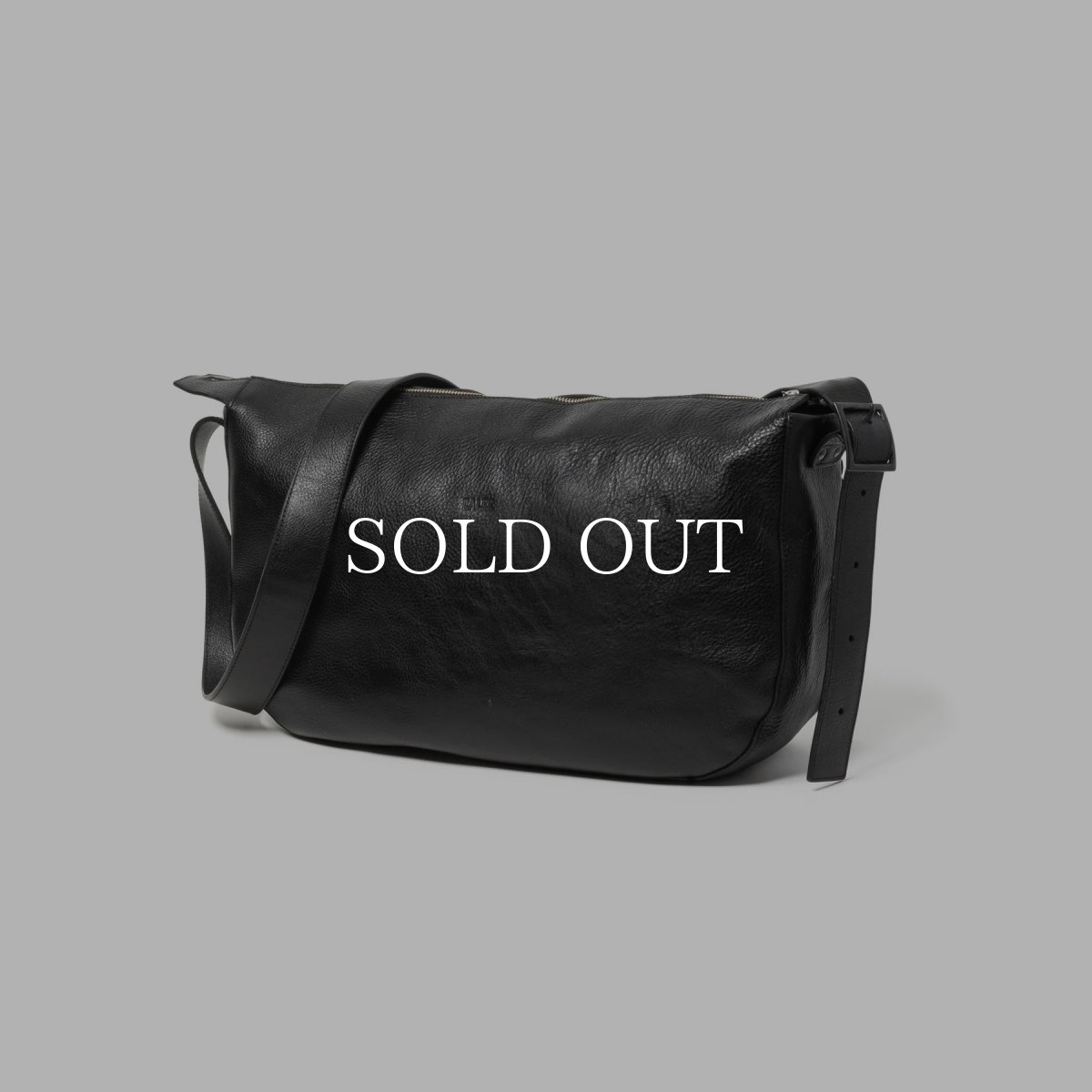 画像2: CALEE  STUDS LEATHER SHOULDER BAG ＜LARGE＞ (2)