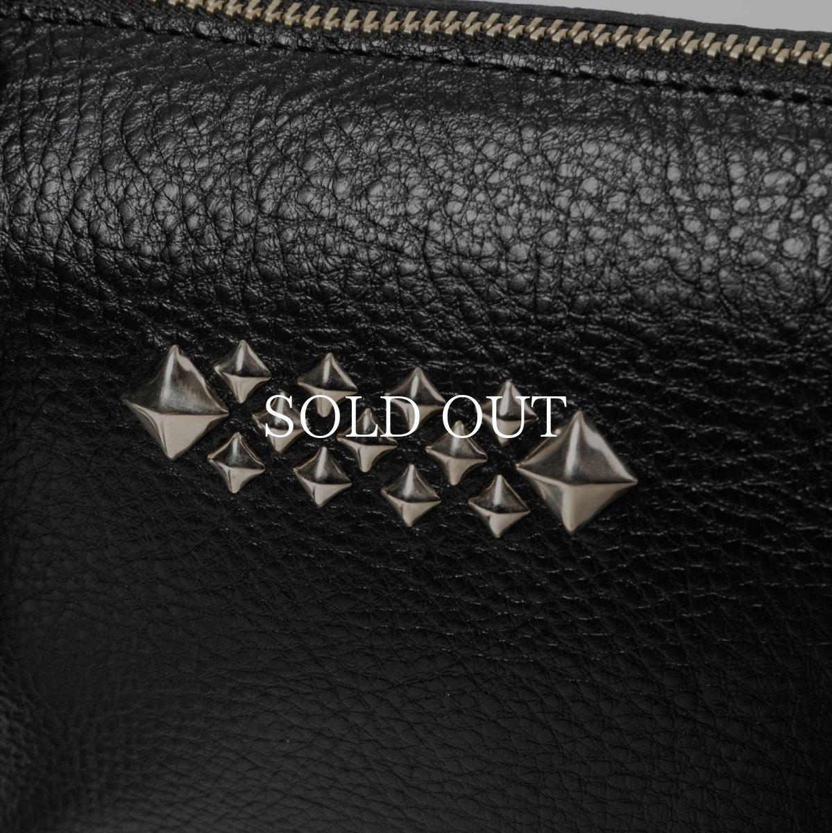 画像3: CALEE  STUDS LEATHER MULTI POUCH (3)